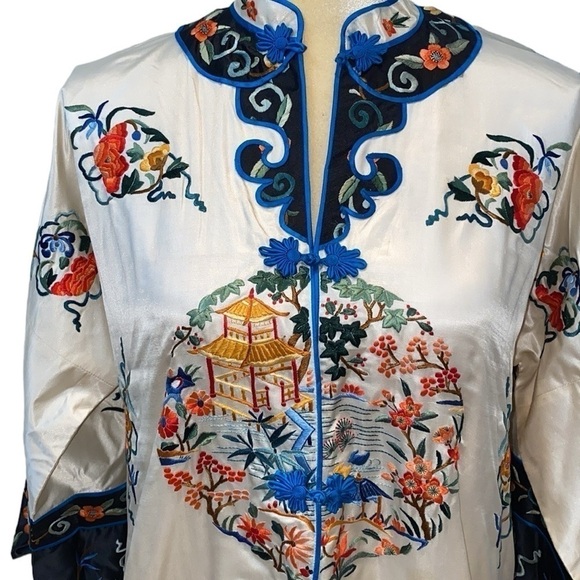 ESME white/black/multi Silk/Rayon Vintage opera coat.Handmade. Size Large. - Picture 2 of 14